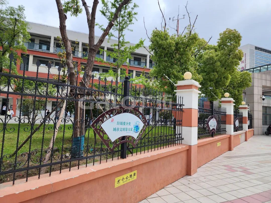 啟東市38所中小學(xué)安防改造項(xiàng)目，廣拓V7常伴校園(圖10)