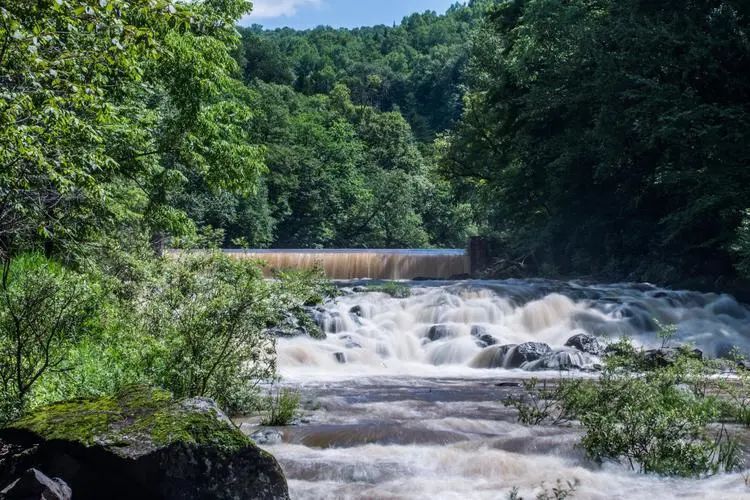 上過央視的省級礦泉水保護區(qū)，廣拓G5S安防就位！(圖3)