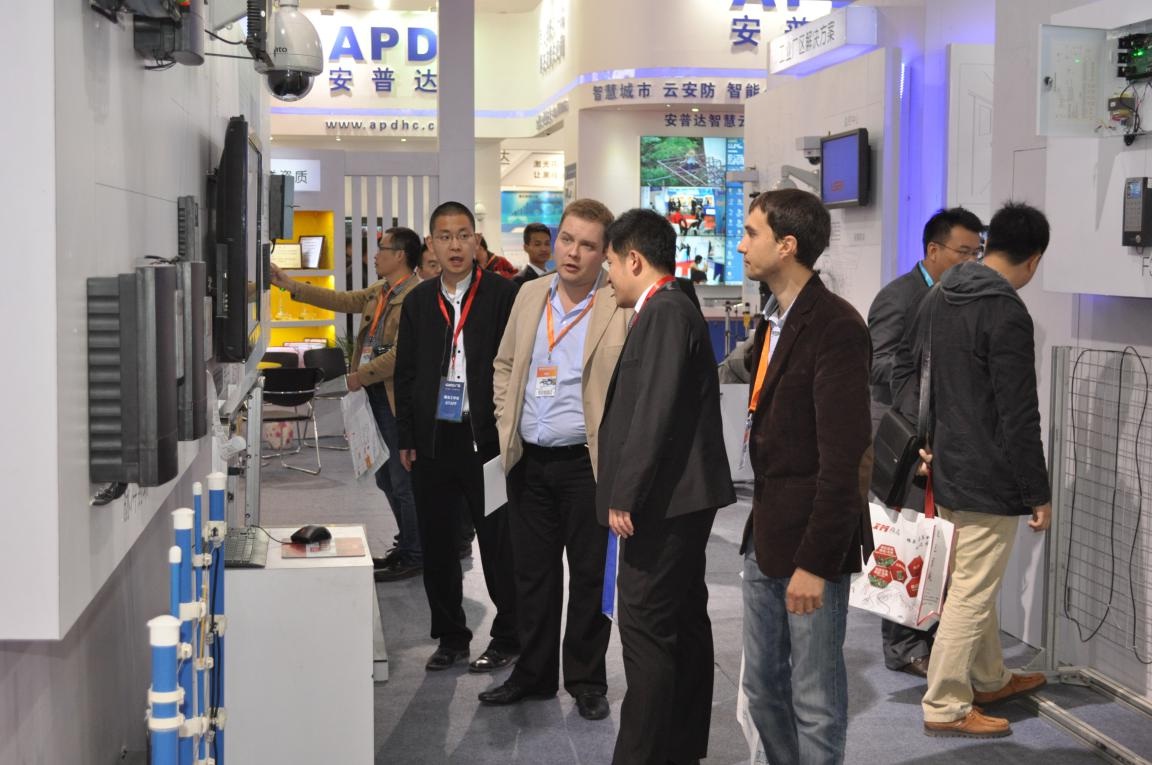 廣拓脈沖電子圍欄及高清攝像機(jī)獲“平安城市建設(shè)推薦優(yōu)秀安防產(chǎn)品”(圖1) 廣拓脈沖電子圍欄及高清攝像機(jī)獲“平安城市建設(shè)推薦優(yōu)秀安防產(chǎn)品”(圖1)